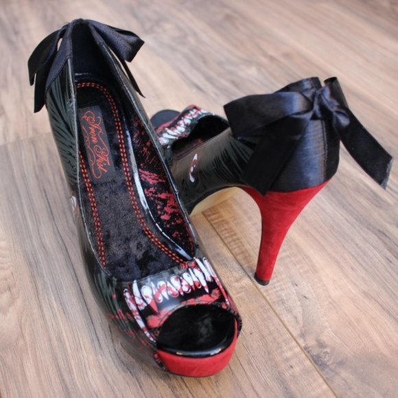 VNTG Iron Fist Wolf Beater Platform Heels - Picture 3 of 11